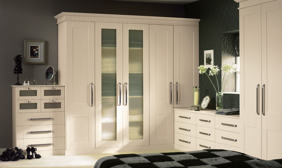 Bella Ivory Warwick fitted Bedroom