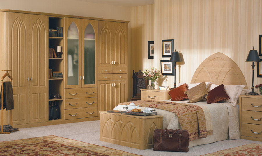 Bella Lissa Oak Gothic fitted Bedroom